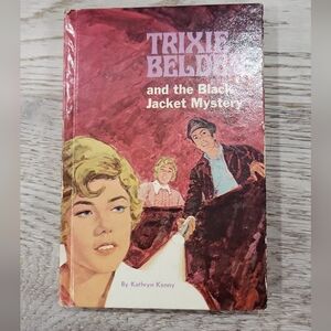 3/$30 Vintage Trixie Belden Book #8